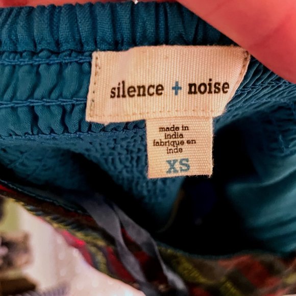 UO Silence & Noise Printed Strapless Dress - Picture 4 of 5